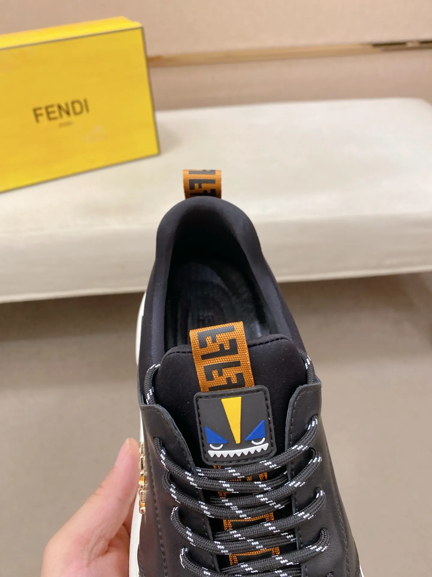 Men's shoes 💰 420💰 (fendi) New style 👊🏻 upper 🇮🇹 imported cowhide fabric 🇩🇪 lining imported sheepskin lining. The original outsole is molded to highlight the identity of every man, and the upper foot is elegant and stable🚶🏻🚶🏻The high-end custom counters reproduce the original version📯No matter the wind or rain, the shoe last remains unchanged and can withstand the verification of time🔍️,🔵 Size: 38-44